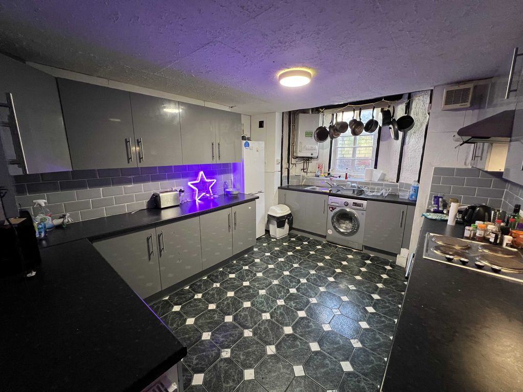 Property photo 1 of 9 Photo