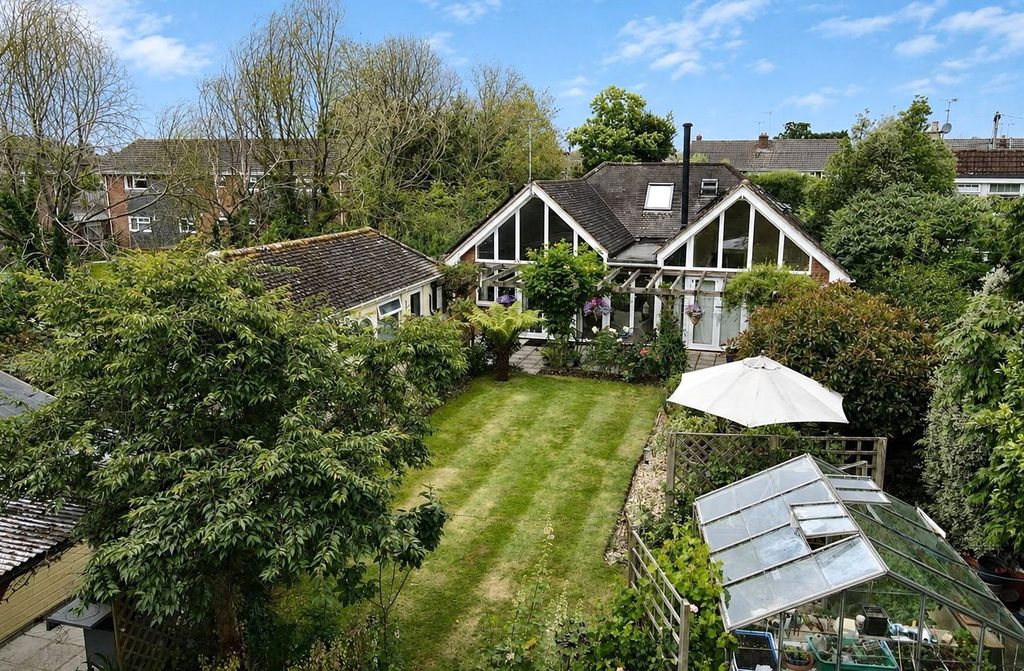 Property photo 1 of 42 Four Bedroom Chalet
