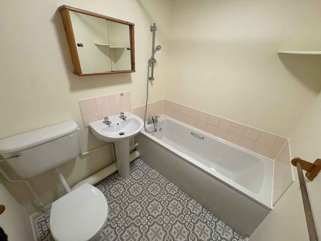 Property photo 3 of 4