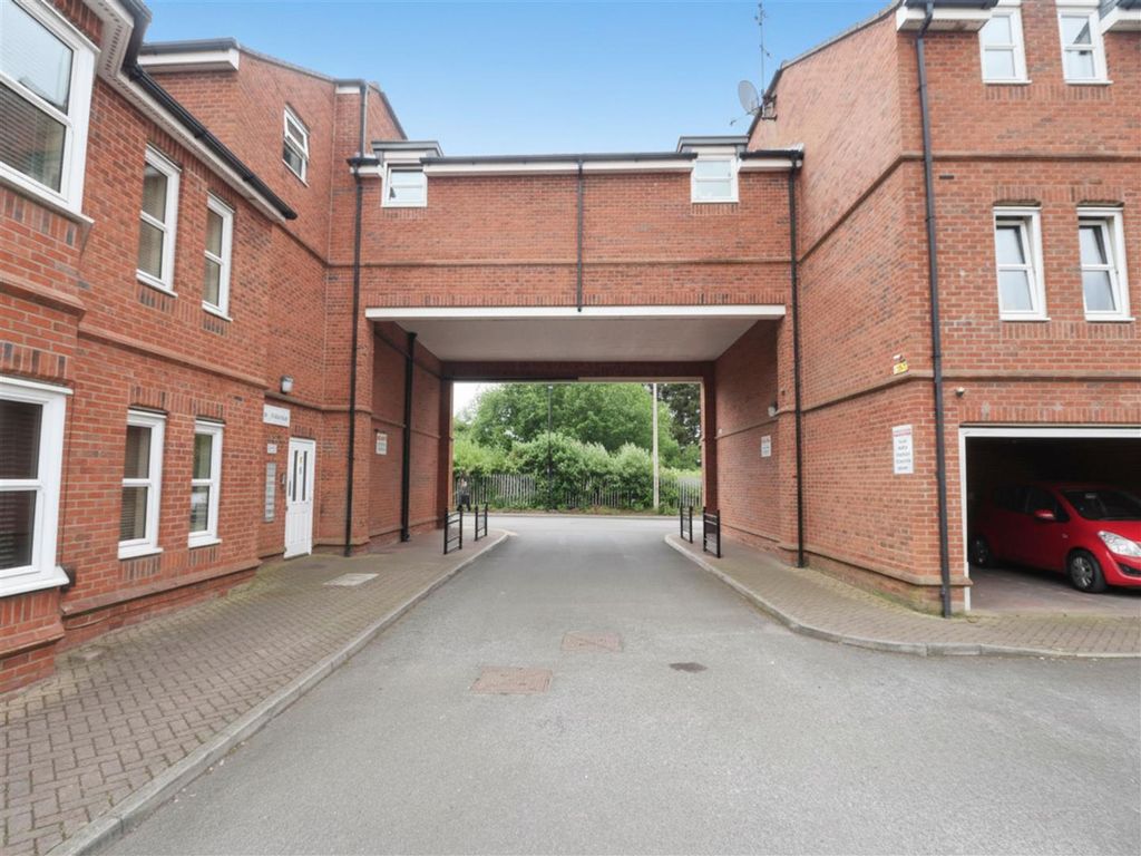 Property photo 1 of 8 Archway Front.Png