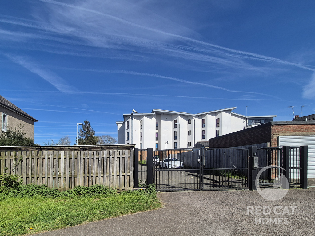 Property photo 2 of 35