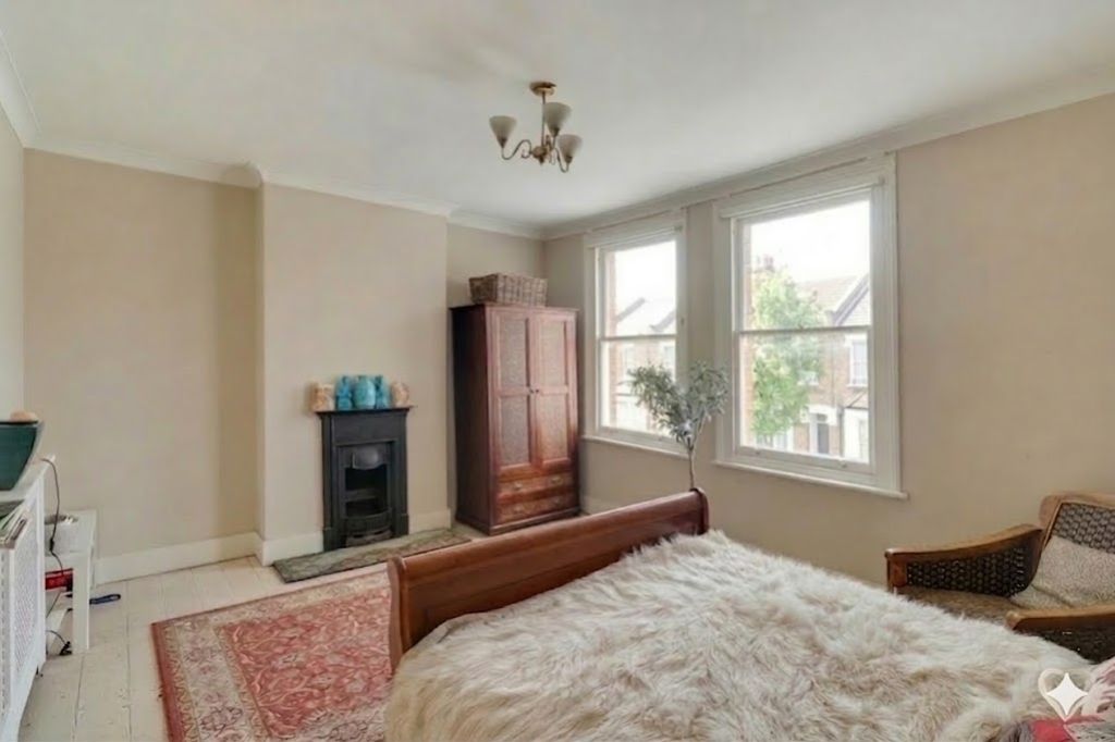 Property photo 3 of 19 Bedroom 1