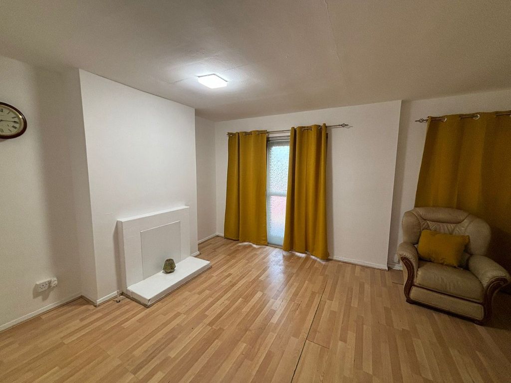 Property photo 3 of 12 Gallery