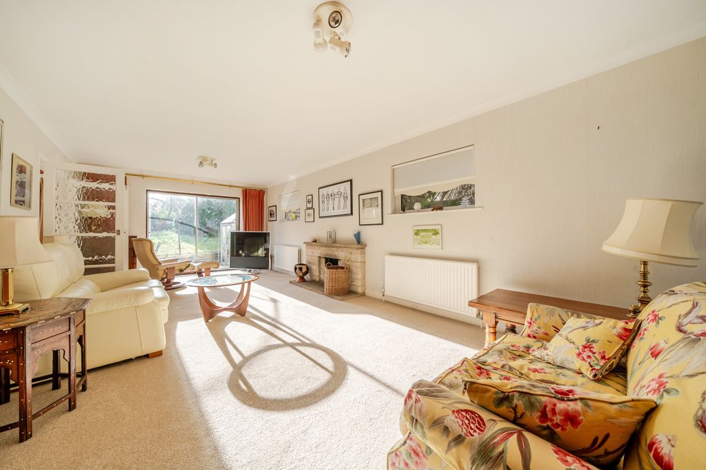 Property photo 3 of 21