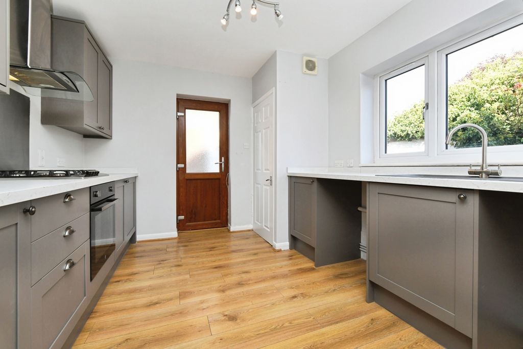 Property photo 3 of 15 Photo