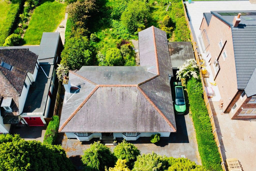 Property photo 2 of 33