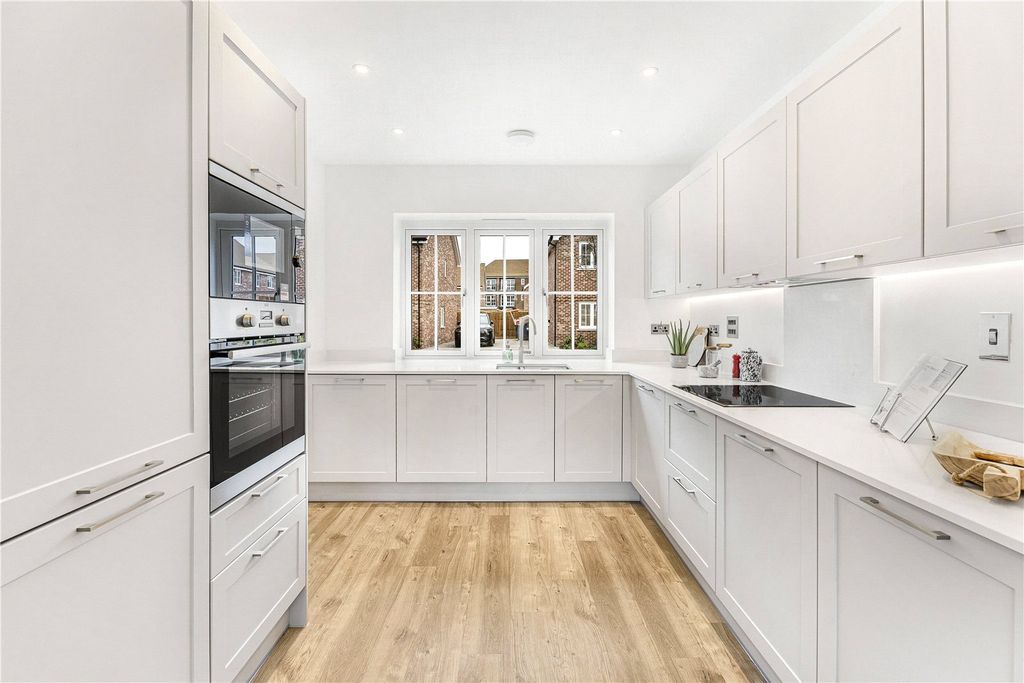 Property photo 3 of 13 Picture No. 02