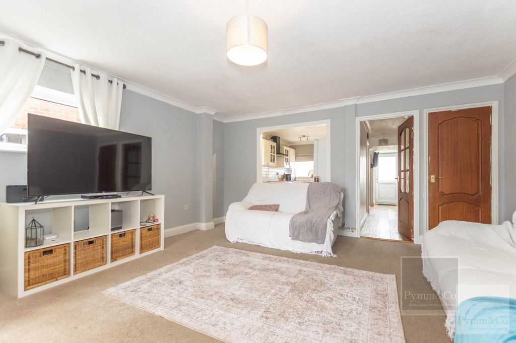 Property photo 3 of 14