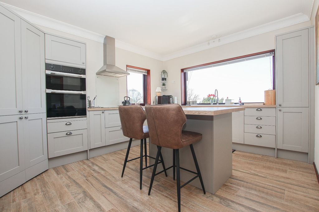 Property photo 2 of 40 5042663