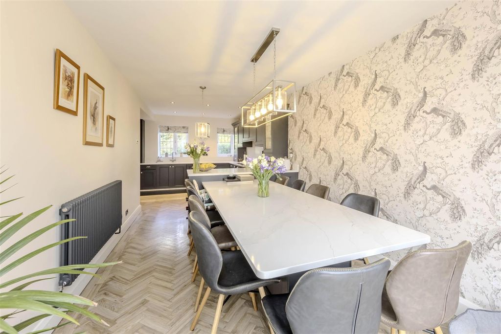 Property photo 3 of 46 Dining Area