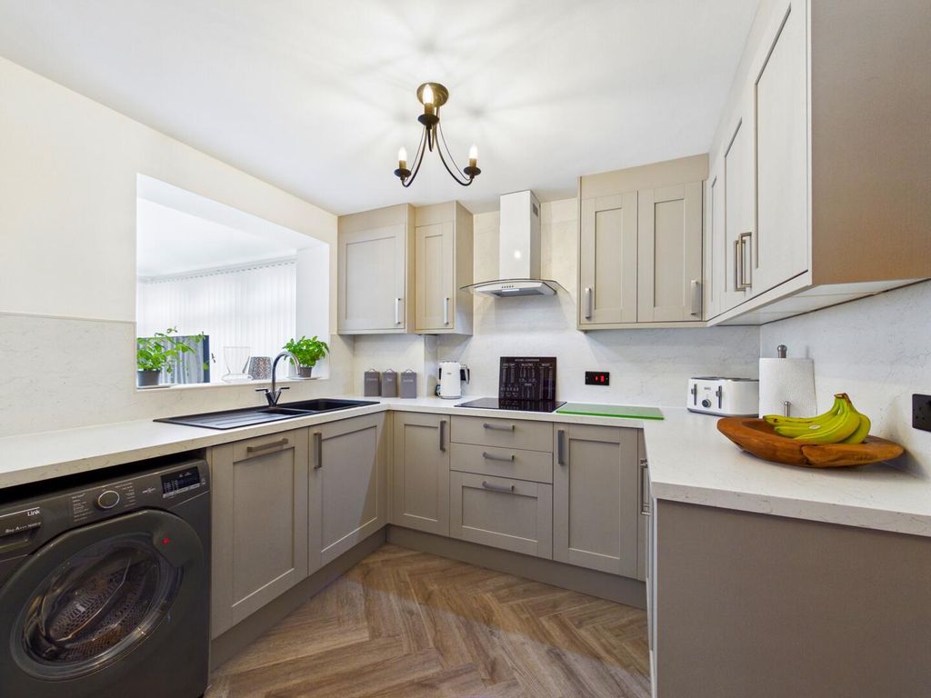 Property photo 2 of 13 Kitchen