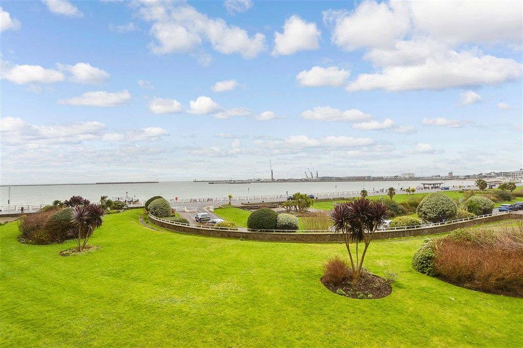 Property photo 1 of 15 Views To Front