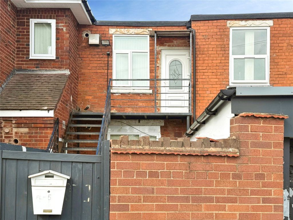 Property photo 1 of 7 External