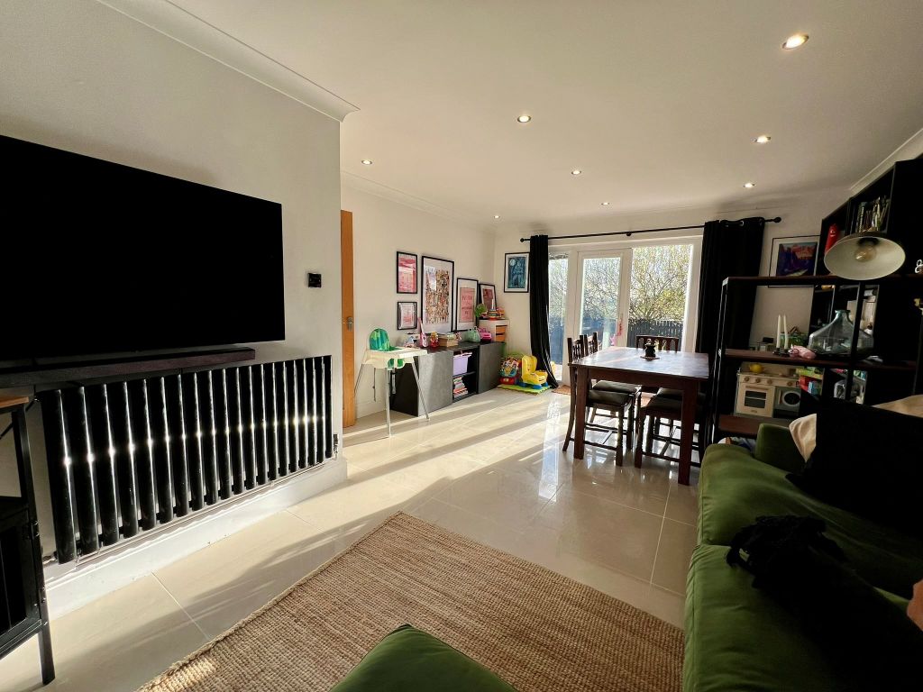 Property photo 3 of 20 Living Area