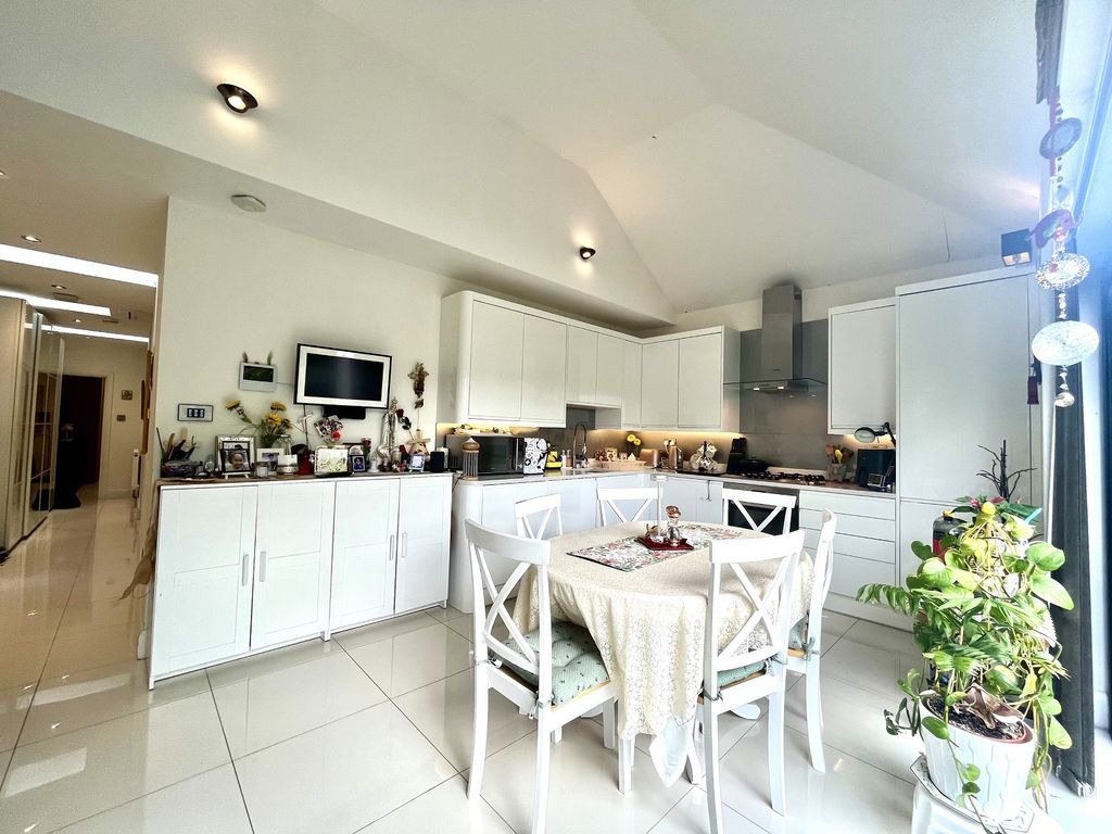 Property photo 3 of 9 Not Specified