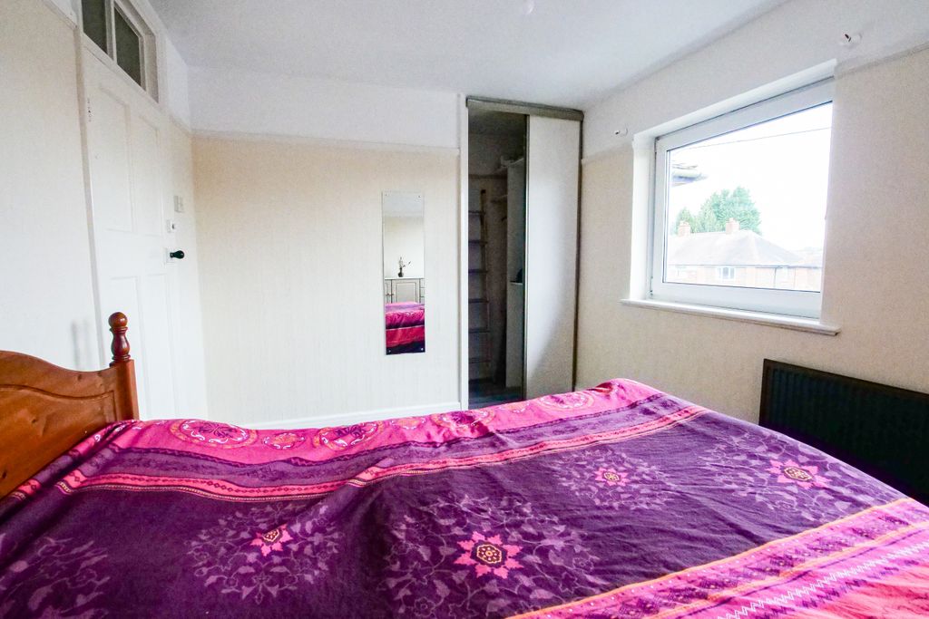 Property photo 3 of 15 Bedroom-1 (3)