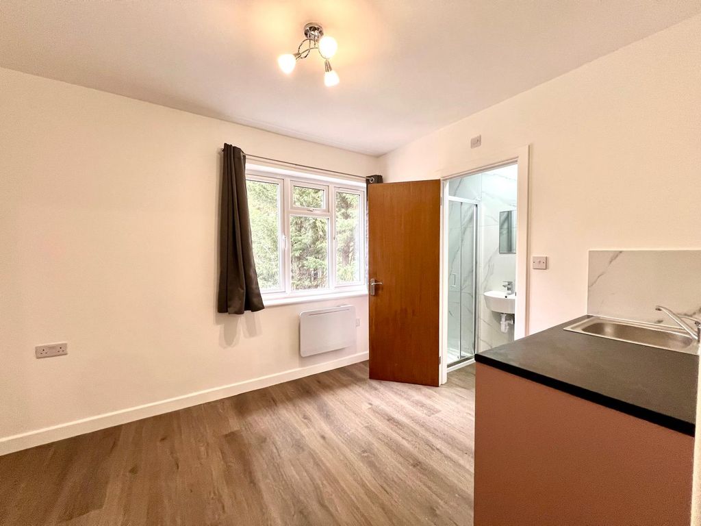 Property photo 3 of 31
