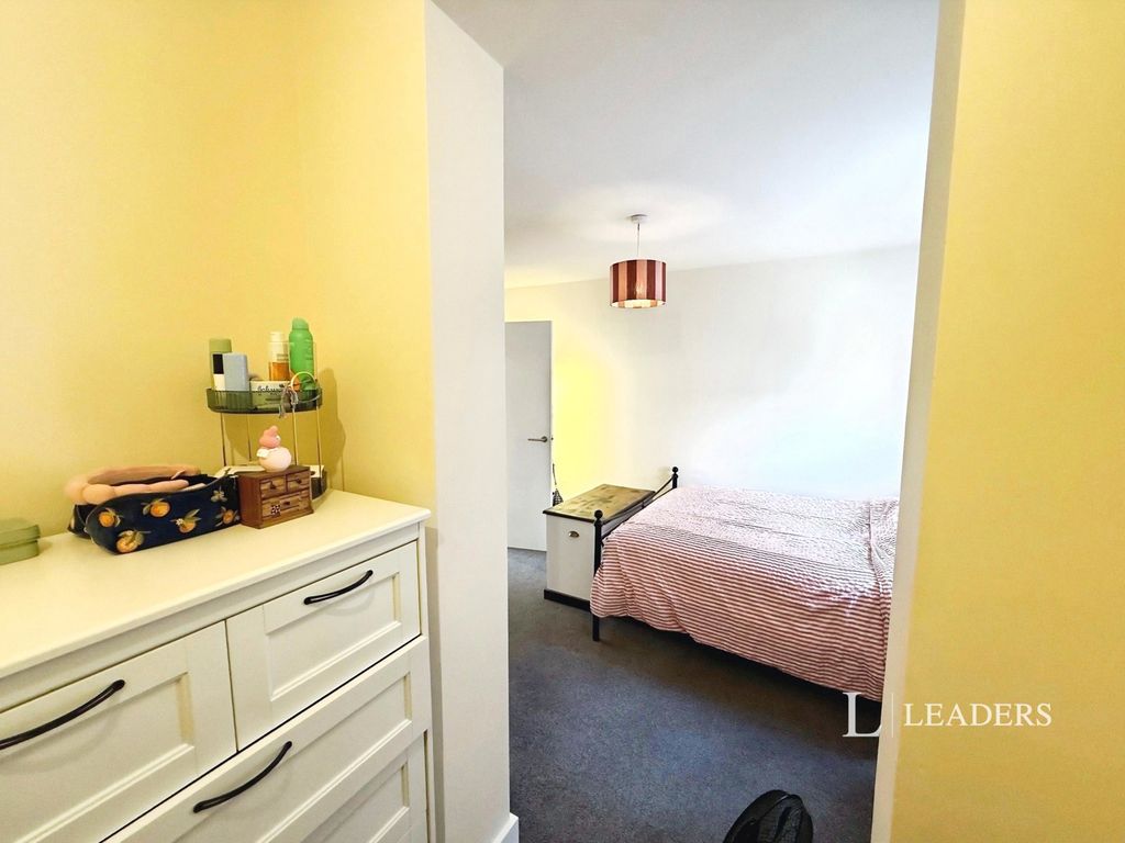 Property photo 3 of 9 Pbox-Img.Jpg