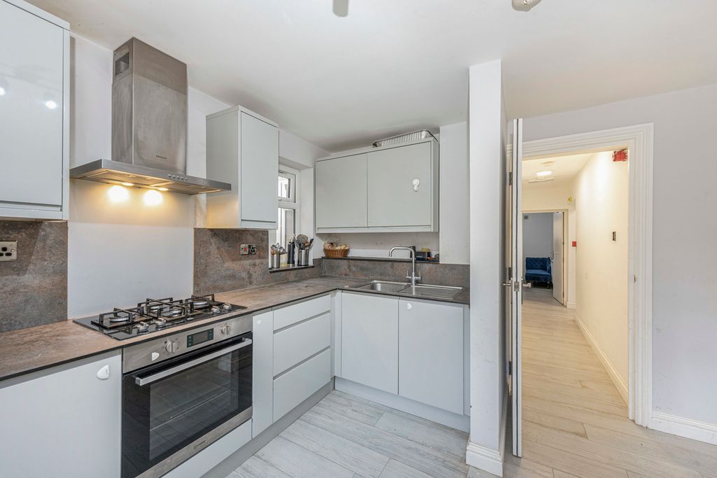 Property photo 2 of 7 Pbox-Img.Jpg