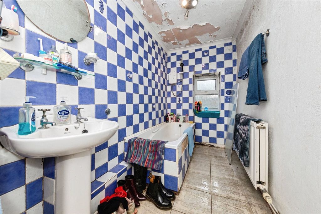 Property photo 2 of 47 Picture No. 01