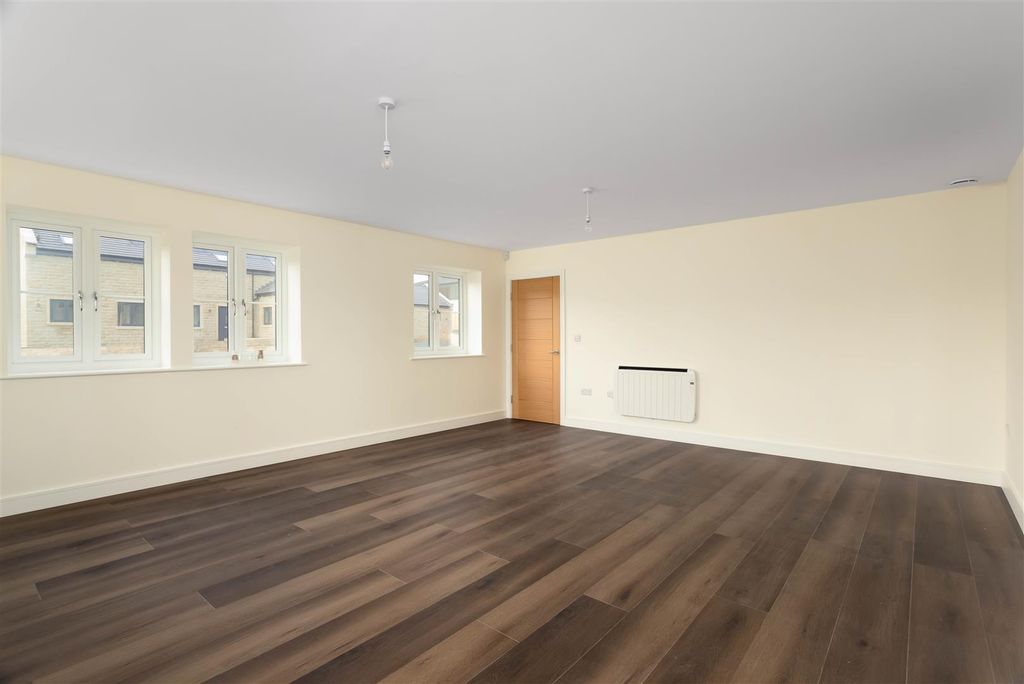Property photo 3 of 15 00002.Jpg