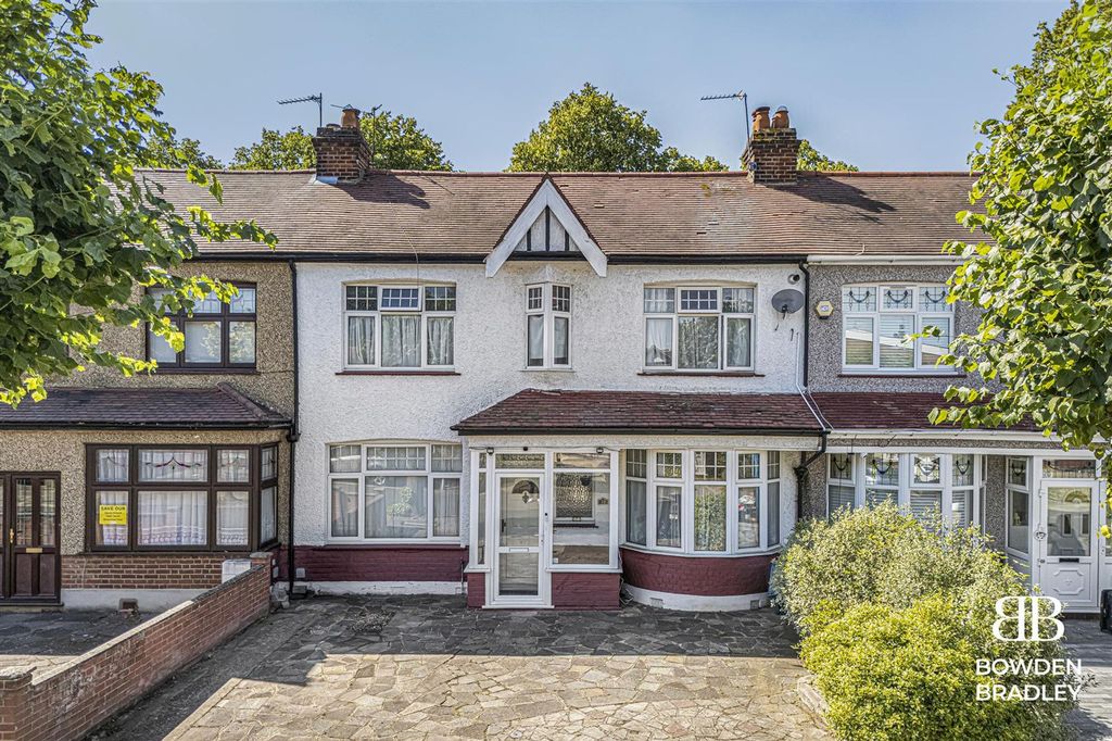 Property photo 1 of 17 Front