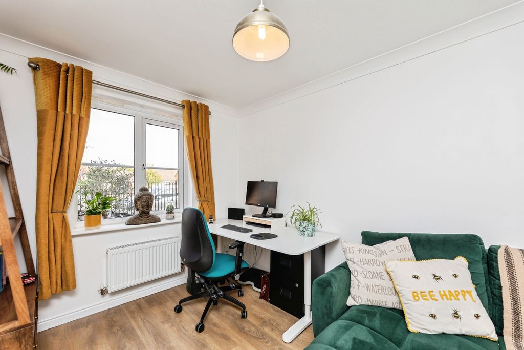 Property photo 3 of 19