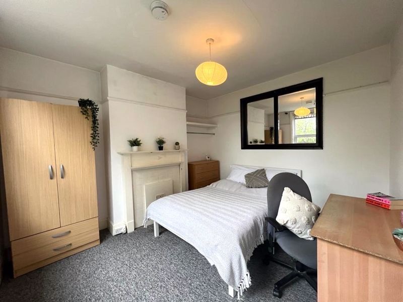 Property photo 1 of 11 Photo 13