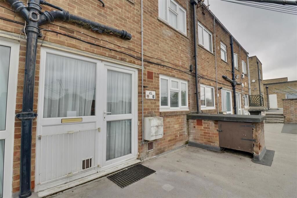 Property photo 1 of 12