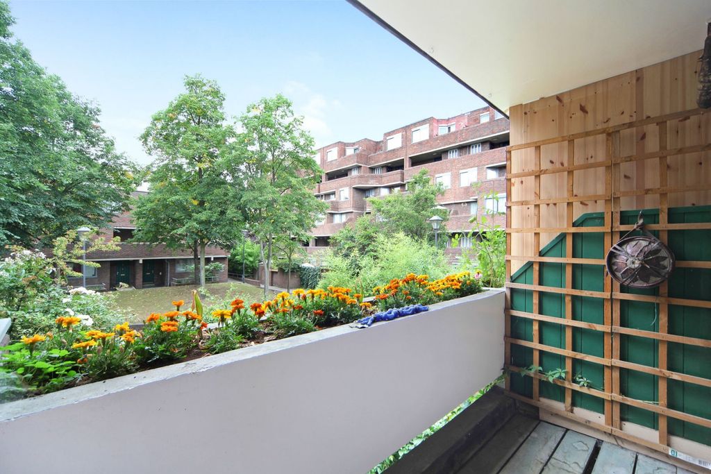 Property photo 2 of 7 Balcony