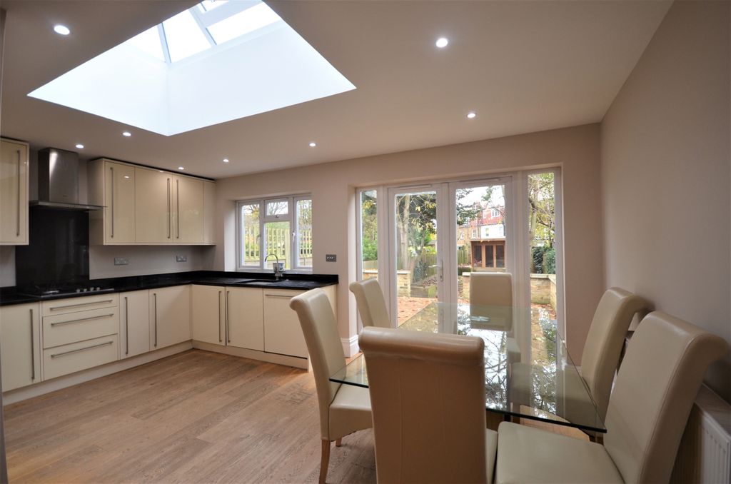 Property photo 2 of 11 Kitchen/Diner