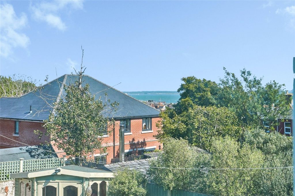 Property photo 2 of 14 Sea Glimpse