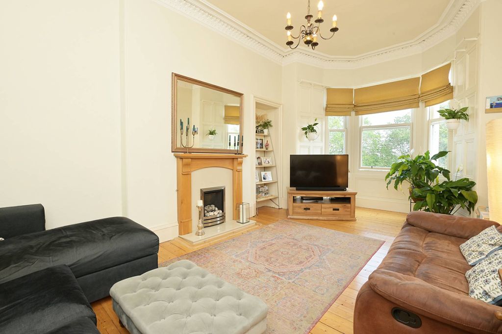 Property photo 2 of 27