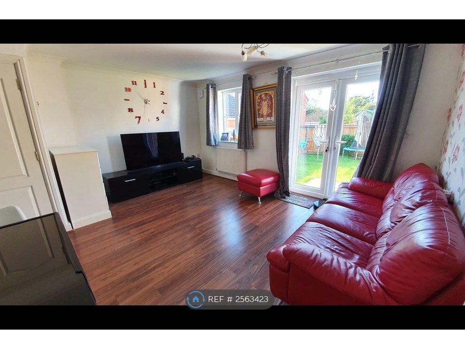 Property photo 2 of 8