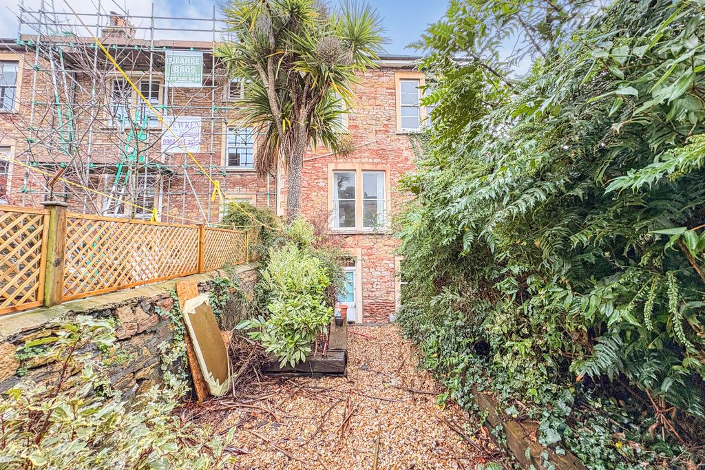 Property photo 3 of 5 10 Hughenden Road, Clifton, Bristol, Avon, Bs8 2Tt