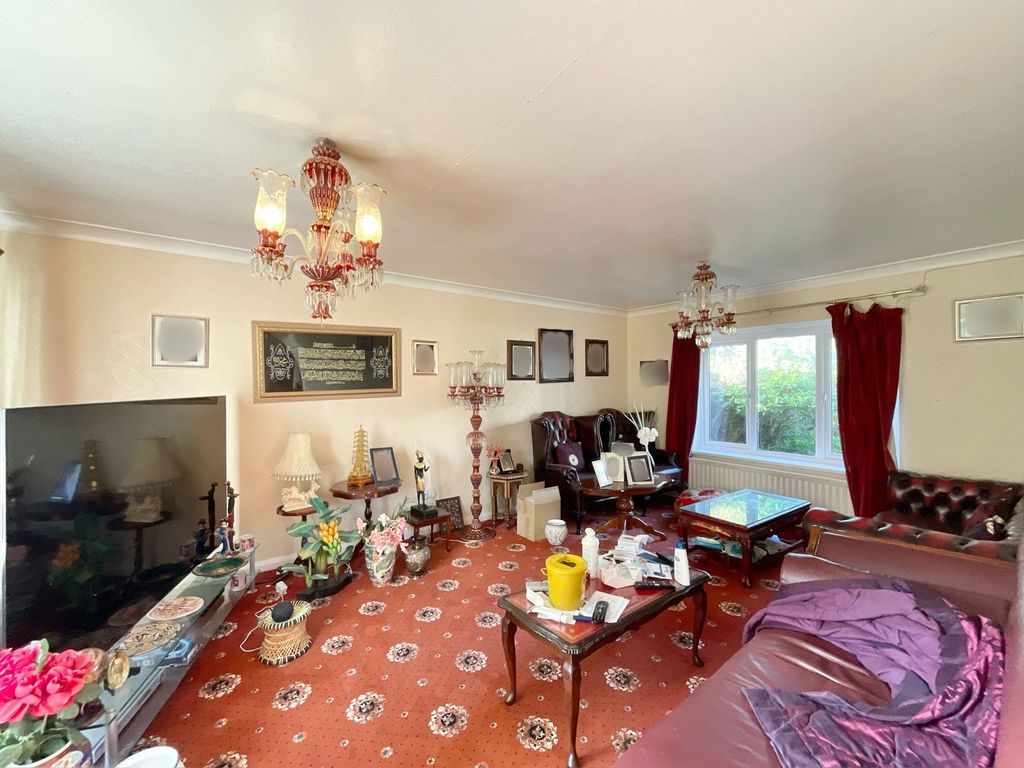 Property photo 2 of 12
