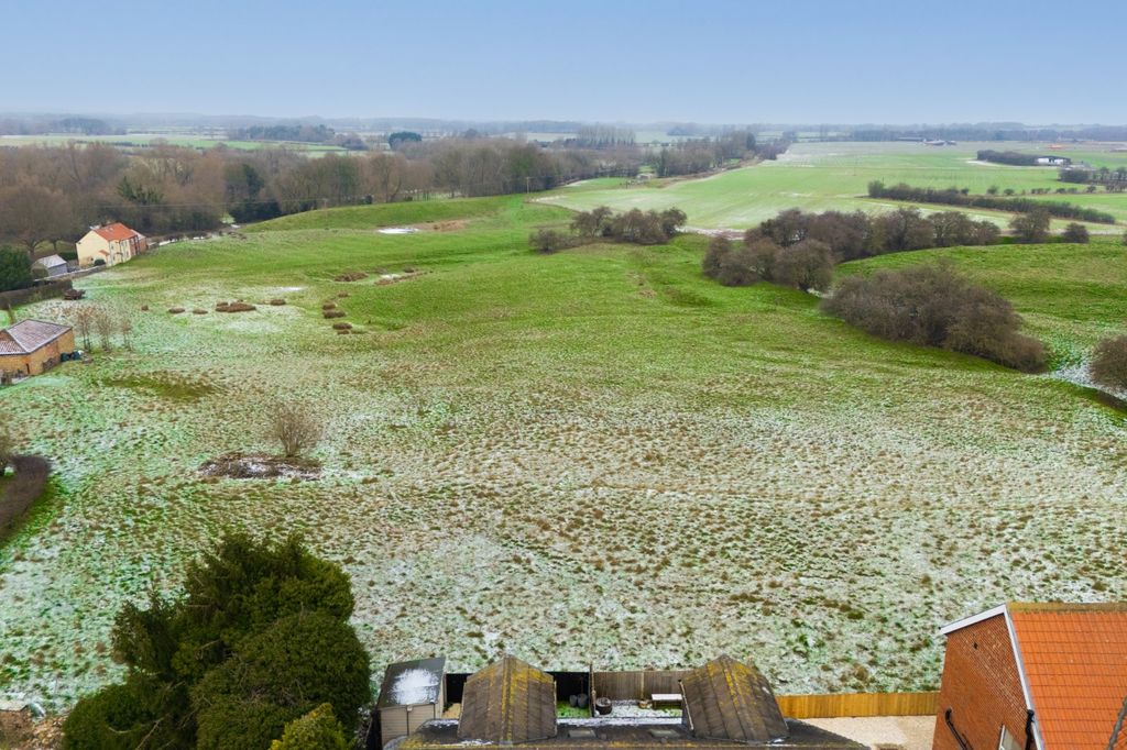 Property photo 2 of 19 Picture No. 02