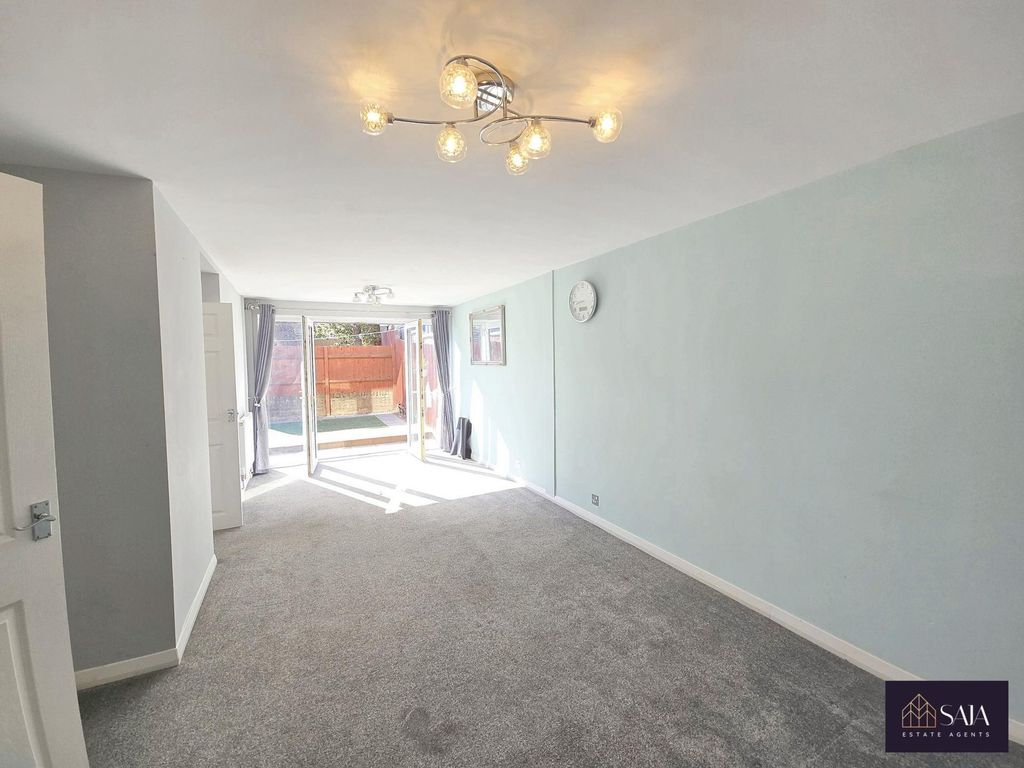 Property photo 3 of 11 Photo 6