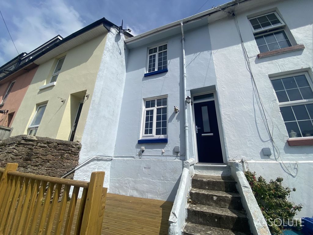 Property photo 1 of 10 Front