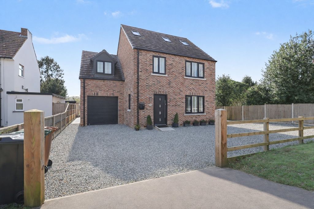 Property photo 1 of 24 4825643