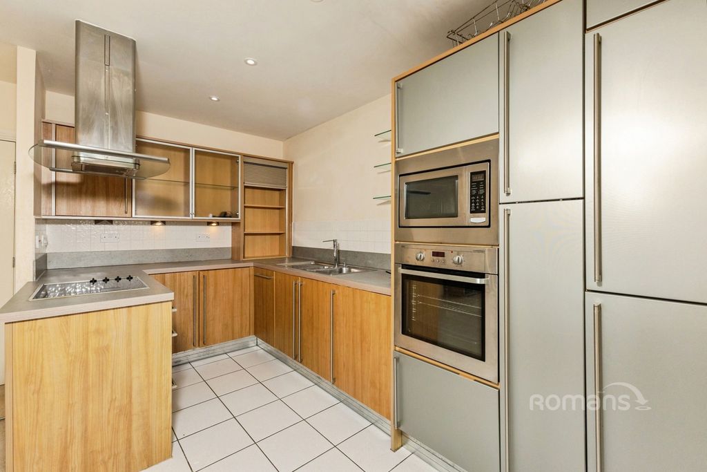 Property photo 2 of 10 Pbox-Img.Jpg