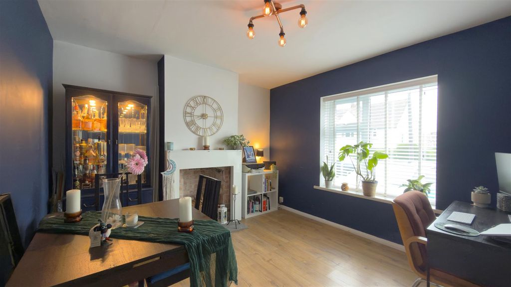 Property photo 3 of 18 Dining Room