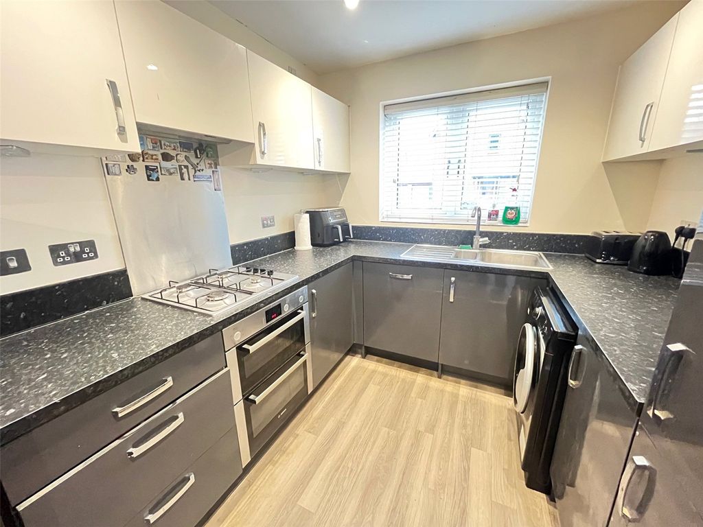 Property photo 3 of 15 Picture No. 02