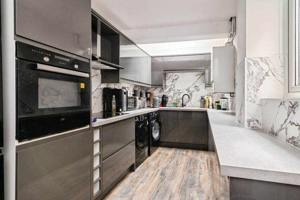 Property photo 3 of 20 Pbox-Img.Jpg