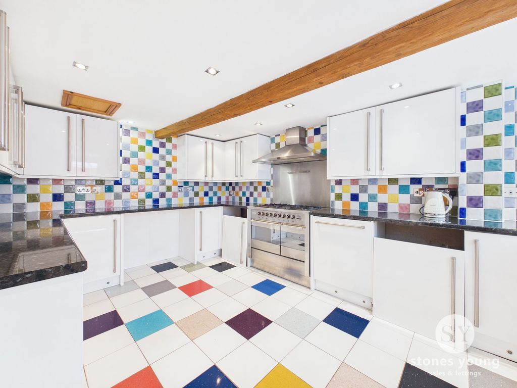 Property photo 3 of 27