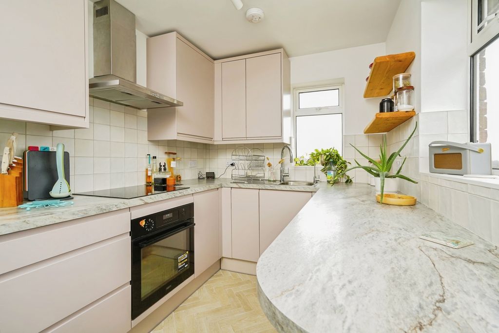 Property photo 3 of 18 Pbox-Img.Jpg