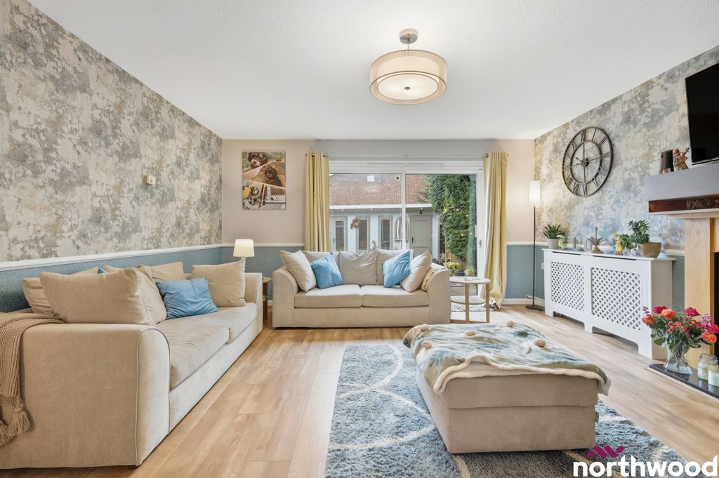 Property photo 2 of 28