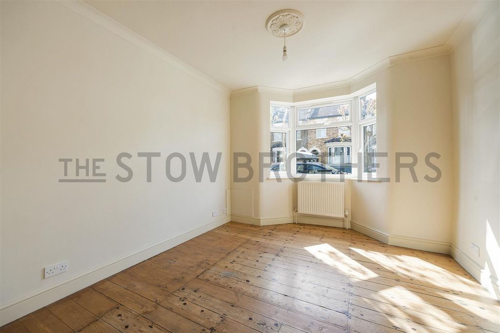 Property photo 3 of 32