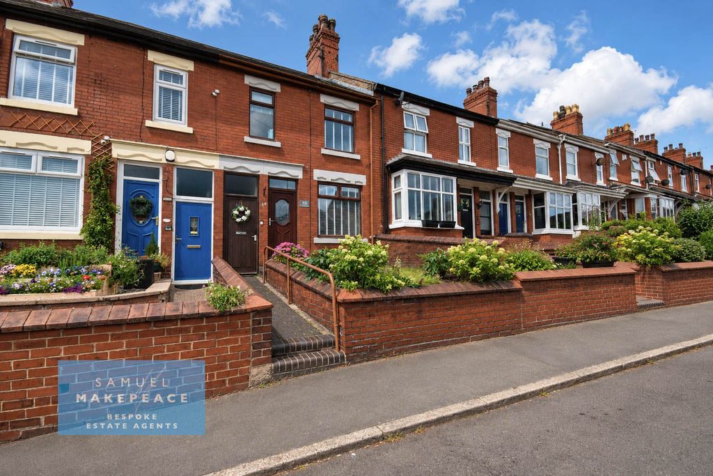 Property photo 1 of 15 Two Bedroom Mature Town House With Long Garden And Gorgeous Views
