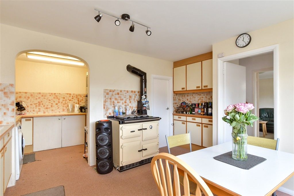 Property photo 3 of 14 Kitchen